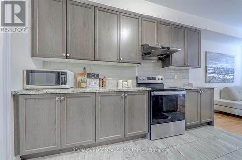 1183 Caliper Lane, Pickering, ON - Indoor Photo Showing Kitchen