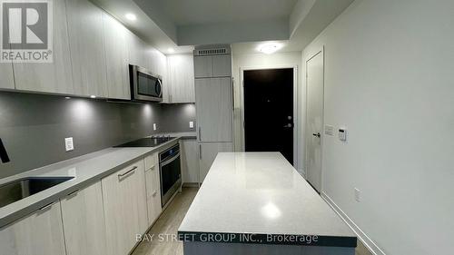 805E - 8868 Yonge Street, Richmond Hill, ON - Indoor Photo Showing Kitchen