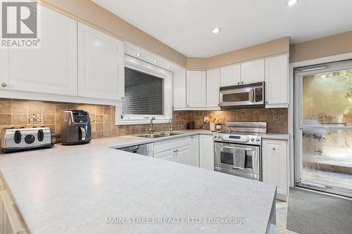 6 High Point Drive, Whitchurch-Stouffville, ON - Indoor Photo Showing Kitchen With Double Sink