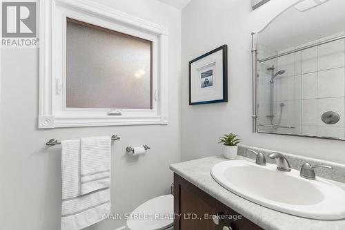 6 High Point Drive, Whitchurch-Stouffville, ON - Indoor Photo Showing Bathroom