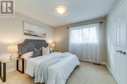 1141 Windrush Drive, Oakville, ON - Indoor Photo Showing Bedroom