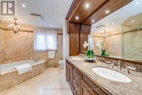 1141 Windrush Drive, Oakville, ON - Indoor Photo Showing Bathroom