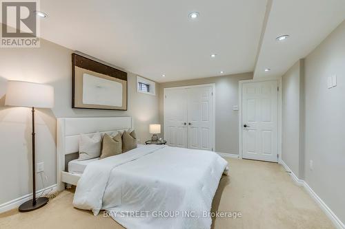 1141 Windrush Drive, Oakville, ON - Indoor Photo Showing Bedroom