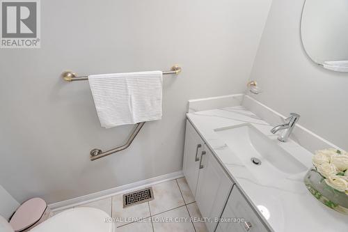 144 Tiller Trail, Brampton, ON - Indoor Photo Showing Bathroom