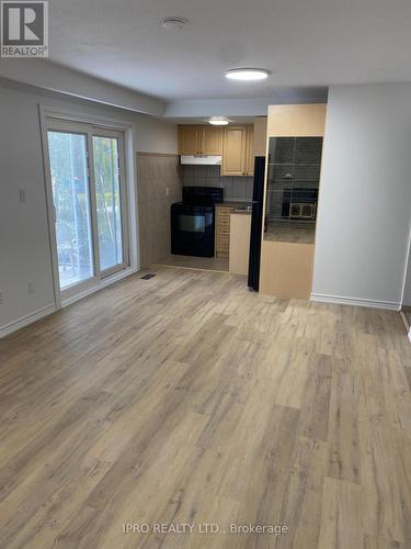 Lower - 3635 Bluestream Crescent, Mississauga, ON - Indoor Photo Showing Kitchen