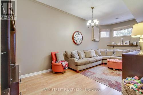 63 Annamaria Drive, Georgina, ON - Indoor Photo Showing Living Room