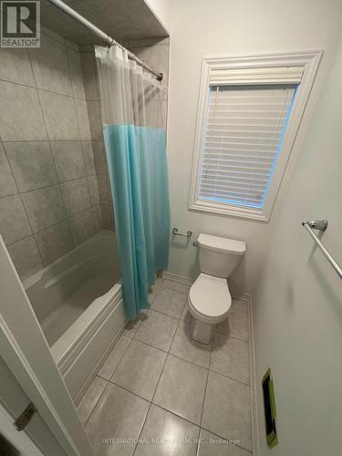 23 Sleeth Street, Brantford, ON - Indoor Photo Showing Bathroom