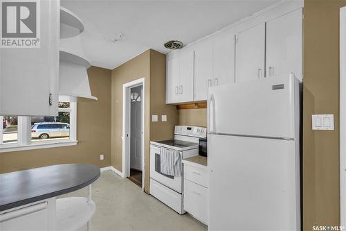 1514 Ewart Avenue S, Saskatoon, SK - Indoor Photo Showing Kitchen