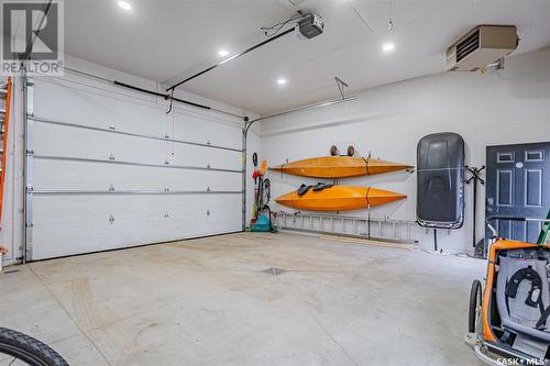 719 H Avenue S, Saskatoon, SK - Indoor Photo Showing Garage