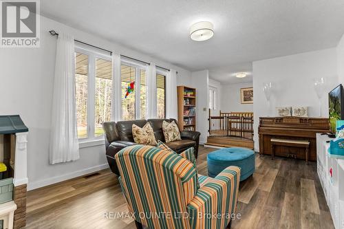 1140 Somerville 3Rd Conc., Kawartha Lakes (Fenelon Falls), ON - Indoor Photo Showing Living Room