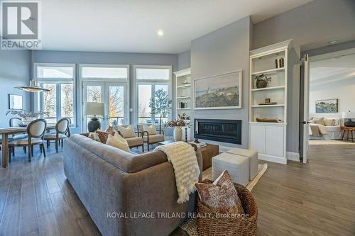 31 - 1710 Ironwood Drive, London, ON - Indoor Photo Showing Living Room With Fireplace