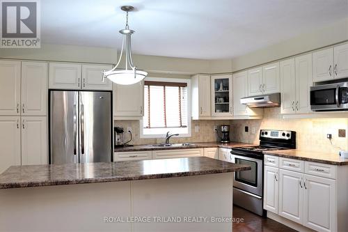 1052 Bay Street, Norfolk (Port Rowan), ON - Indoor Photo Showing Kitchen With Double Sink