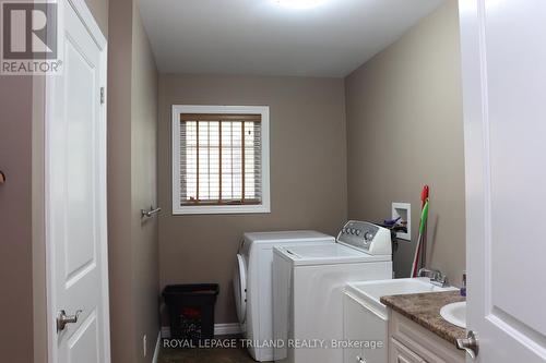 1052 Bay Street, Norfolk (Port Rowan), ON - Indoor Photo Showing Laundry Room