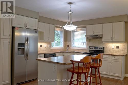 1052 Bay Street, Norfolk (Port Rowan), ON - Indoor Photo Showing Kitchen