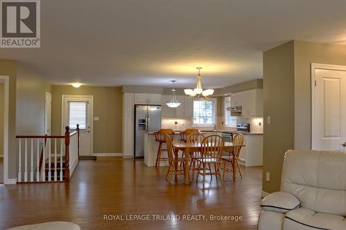 1052 Bay Street, Norfolk (Port Rowan), ON - Indoor Photo Showing Living Room