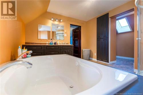 729 Manawagonish Road, Saint John, NB - Indoor Photo Showing Bathroom