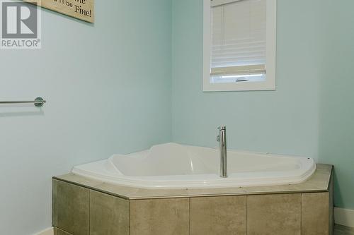 265 Main Street, Wing'S Point, NL - Indoor Photo Showing Bathroom