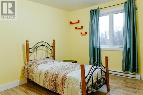 265 Main Street, Wing'S Point, NL - Indoor Photo Showing Bedroom