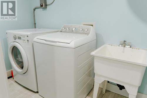 265 Main Street, Wing'S Point, NL - Indoor Photo Showing Laundry Room