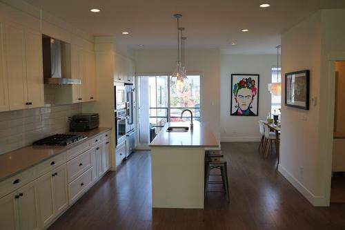 15688 28 Avenue, Surrey, BC - Indoor Photo Showing Kitchen