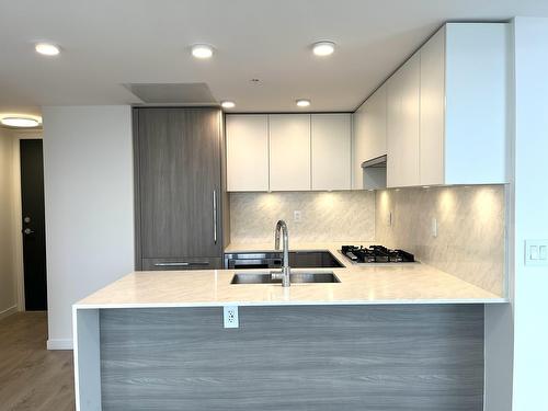 1507 13333 133 Street, Surrey, BC - Indoor Photo Showing Kitchen With Double Sink With Upgraded Kitchen