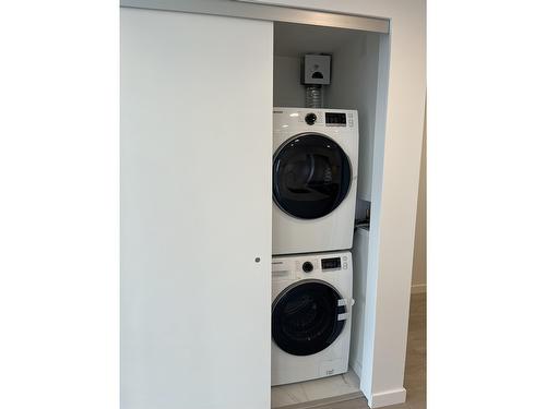 1507 13333 133 Street, Surrey, BC - Indoor Photo Showing Laundry Room