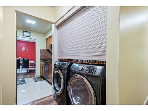 2010 106120 150 Street, Surrey, BC - Indoor Photo Showing Laundry Room