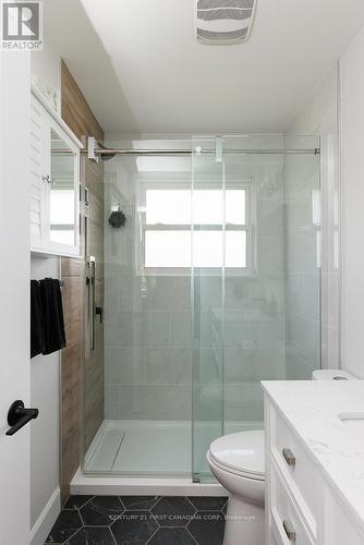 82 Queenston Crescent, London, ON - Indoor Photo Showing Bathroom