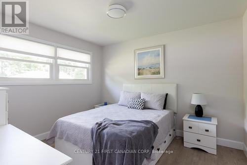 82 Queenston Crescent, London, ON - Indoor Photo Showing Bedroom