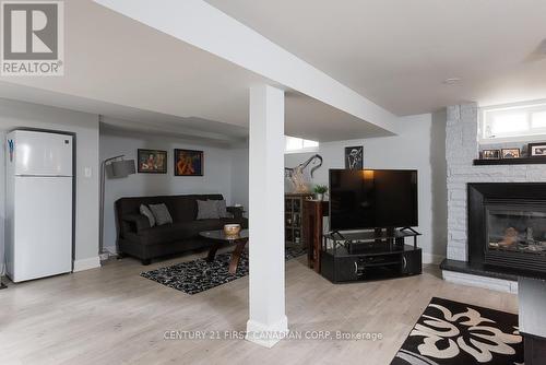 82 Queenston Crescent, London, ON - Indoor With Fireplace