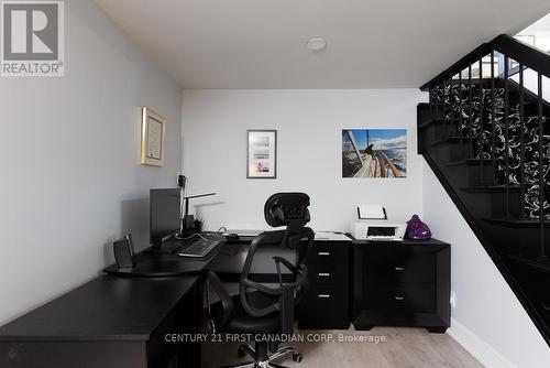 82 Queenston Crescent, London, ON - Indoor Photo Showing Office