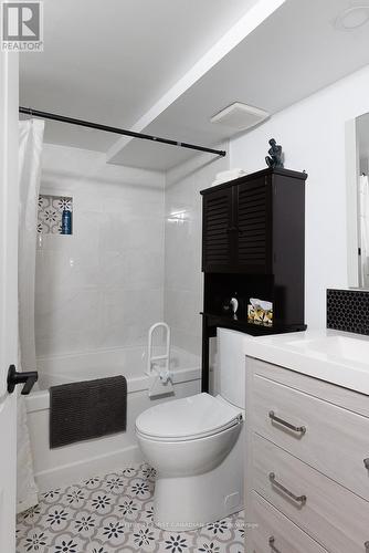 82 Queenston Crescent, London, ON - Indoor Photo Showing Bathroom