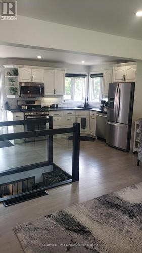 82 Queenston Crescent, London, ON - Indoor Photo Showing Kitchen