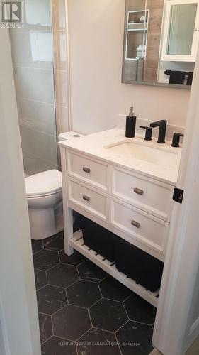 82 Queenston Crescent, London, ON - Indoor Photo Showing Bathroom