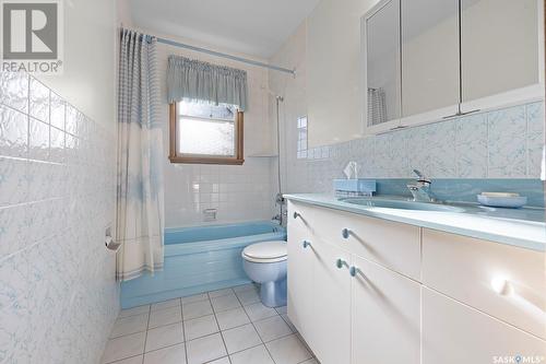 91 Mcnab Crescent, Regina, SK - Indoor Photo Showing Bathroom