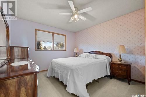 91 Mcnab Crescent, Regina, SK - Indoor Photo Showing Bedroom