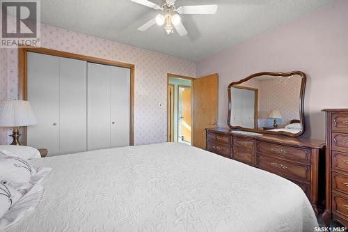 91 Mcnab Crescent, Regina, SK - Indoor Photo Showing Bedroom