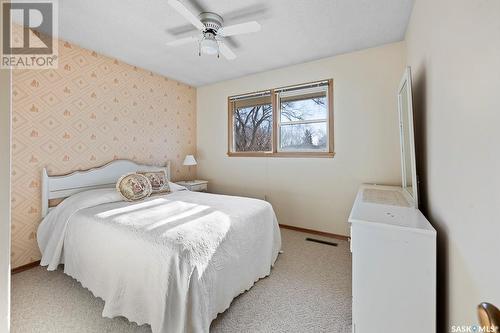 91 Mcnab Crescent, Regina, SK - Indoor Photo Showing Bedroom