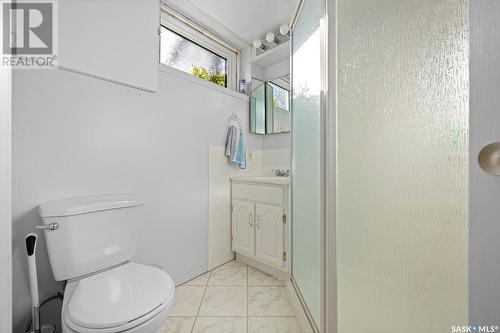 91 Mcnab Crescent, Regina, SK - Indoor Photo Showing Bathroom