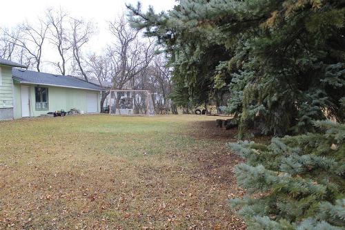 300 St Peter Street, Arborg, MB - Outdoor