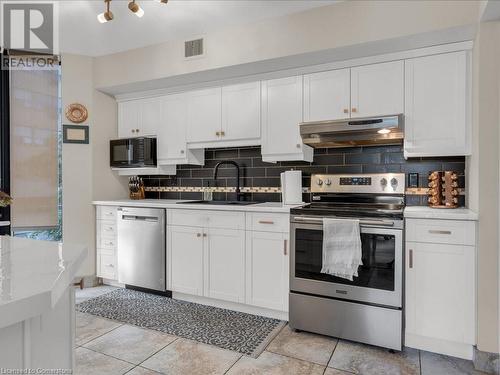 49 Robinson Street Unit# 300, Hamilton, ON - Indoor Photo Showing Kitchen