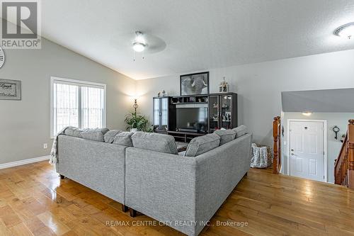 6851 Springfield Road S, Malahide (Mount Salem), ON - Indoor Photo Showing Living Room