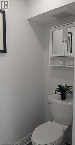 590 Woodward Avenue, Hamilton, ON - Indoor Photo Showing Bathroom