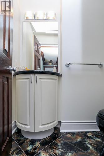 329 Regal Drive, London, ON - Indoor Photo Showing Bathroom