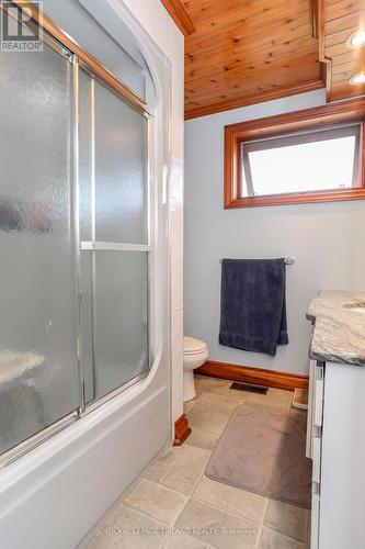 329 Regal Drive, London, ON - Indoor Photo Showing Bathroom