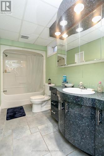 329 Regal Drive, London, ON - Indoor Photo Showing Bathroom