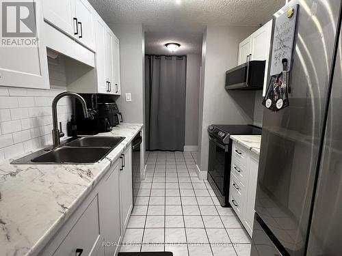 212 - 45 Pond Mills Road, London, ON - Indoor Photo Showing Kitchen With Double Sink