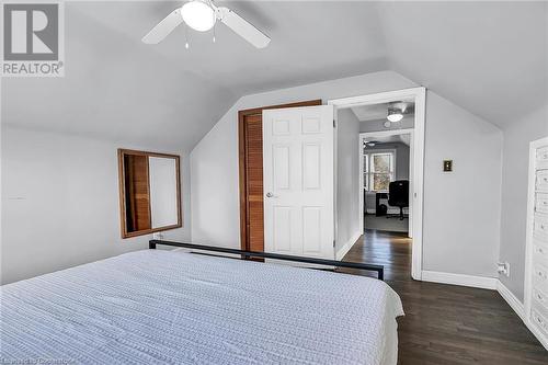 294 East 18Th Street, Hamilton, ON - Indoor Photo Showing Bedroom