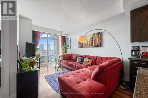 3410 - 120 Homewood Avenue, Toronto, ON - Indoor Photo Showing Living Room