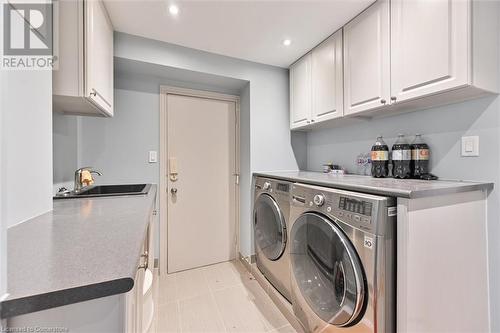 2368 Folkway Drive, Mississauga, ON - Indoor Photo Showing Laundry Room